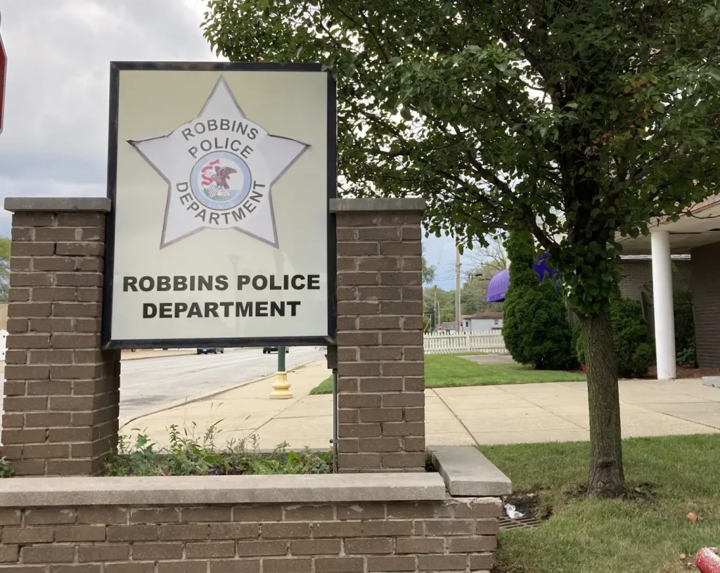 Chicago man charged with attempted murder after Robbins stabbing