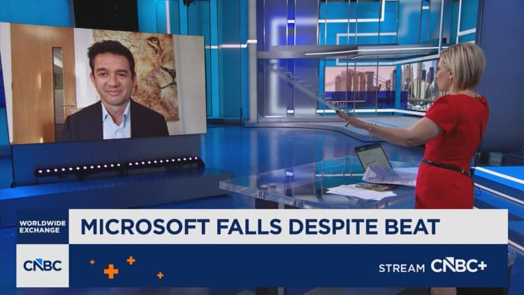 Market rises 8%, Microsoft sinks 11% as tech stocks diverge after earnings
-