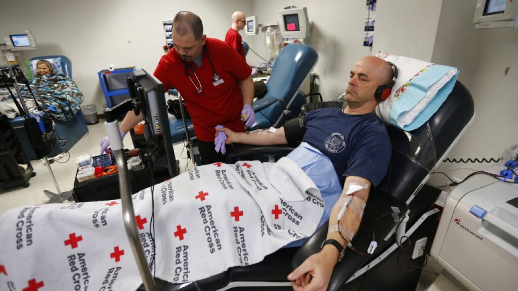 Red Cross Super Bowl giveaway during blood shortage