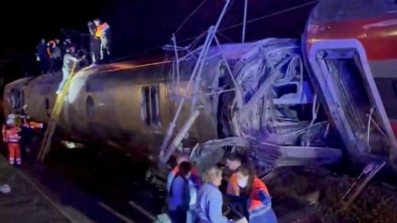 2 trains derail in southern Spain, 5 dead, 20+ injured: Emergency services