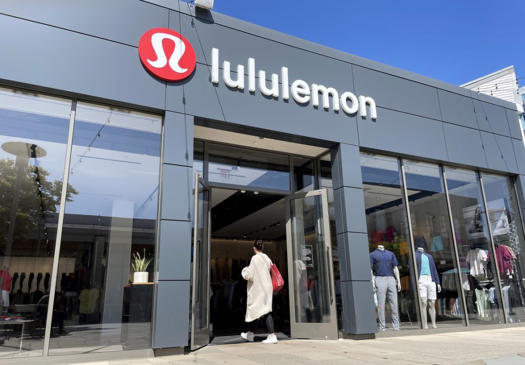 Lululemon is selling $118 joggers with 4,900+ perfect ratings for only $49