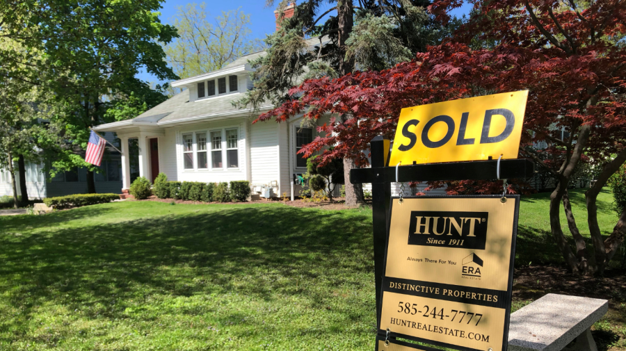 Mortgage rates fall below 6 percent for first time in more than three years