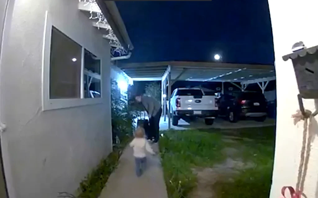 Toddler's Heartfelt Reaction: Dad Returns From Two-Week Trip