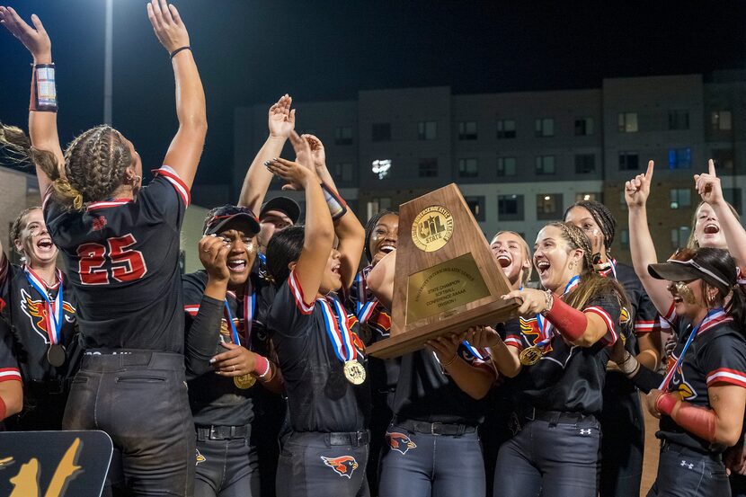 Can Melissa's Softball Team Make UIL History This Season?