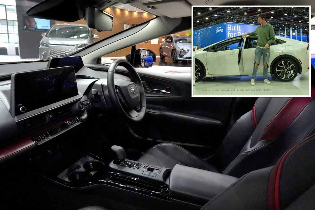 Toyota recalls 141,000 Prius vehicles over safety risk