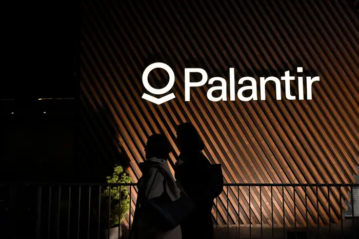Retail trader details bearish thesis on Palantir: Impact on Reddit crowd's favorite stock