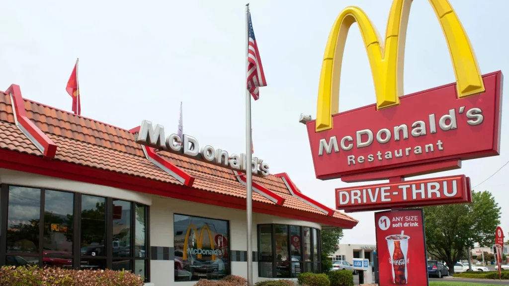 McDonald's Franchise Operators Settle Meal Break Claims: Claim Up to $870 Before Deadline