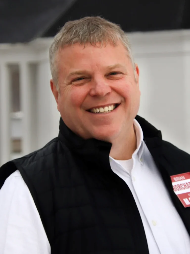 Brian Borchardt outpaces Scott Becher in fundraising for Neenah mayor