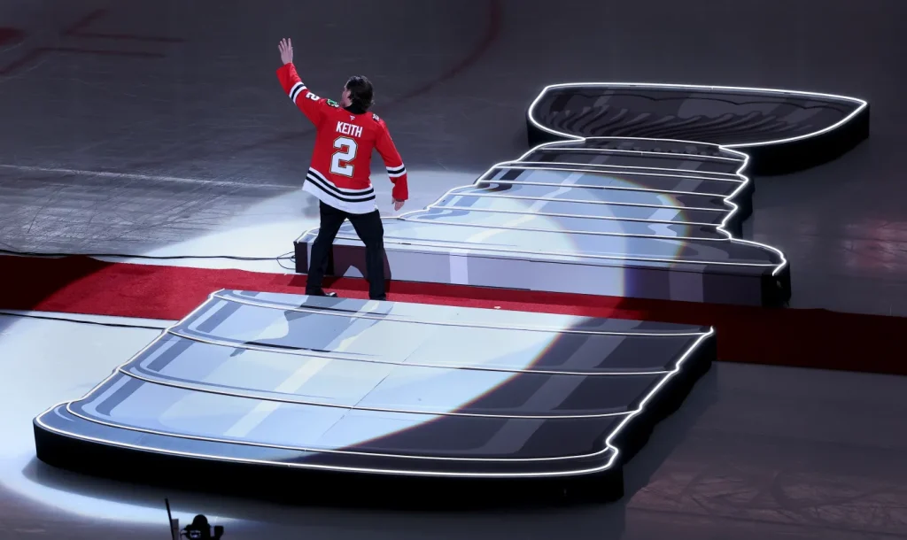 Chicago Blackhawks fans' heartwarming act of kindness towards a Boston family