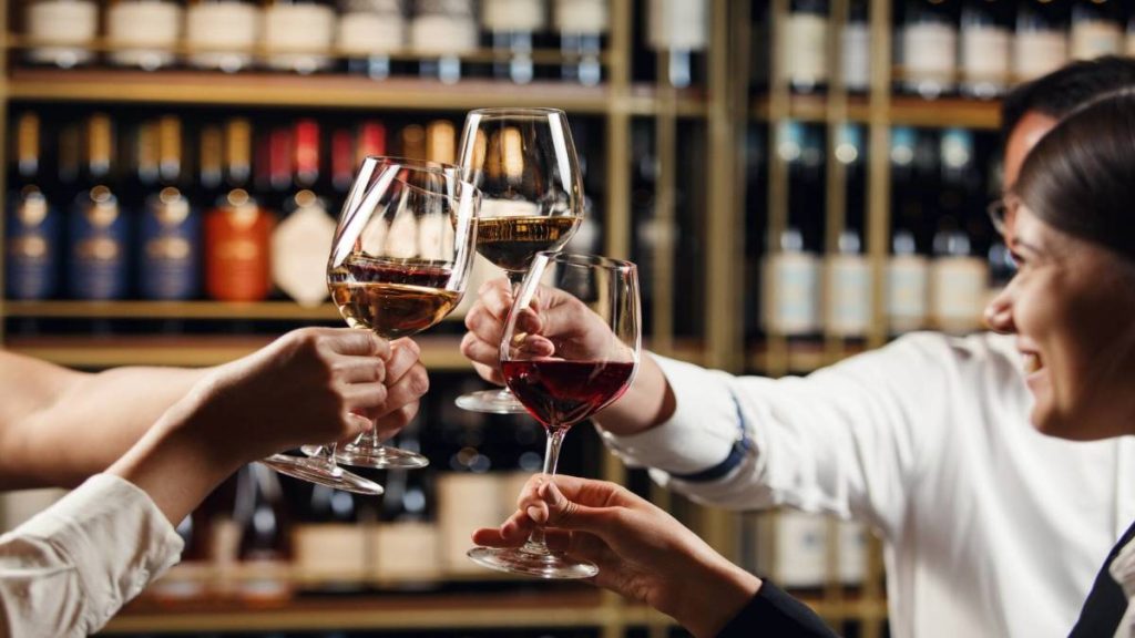 Hall of Fame NFL coach closes winery tasting room
-