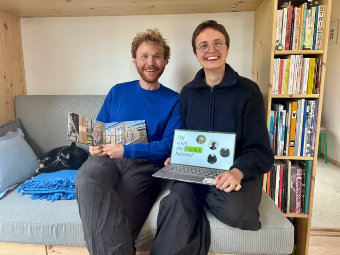 Couple's tiny home pitch deck wins over sceptical parents