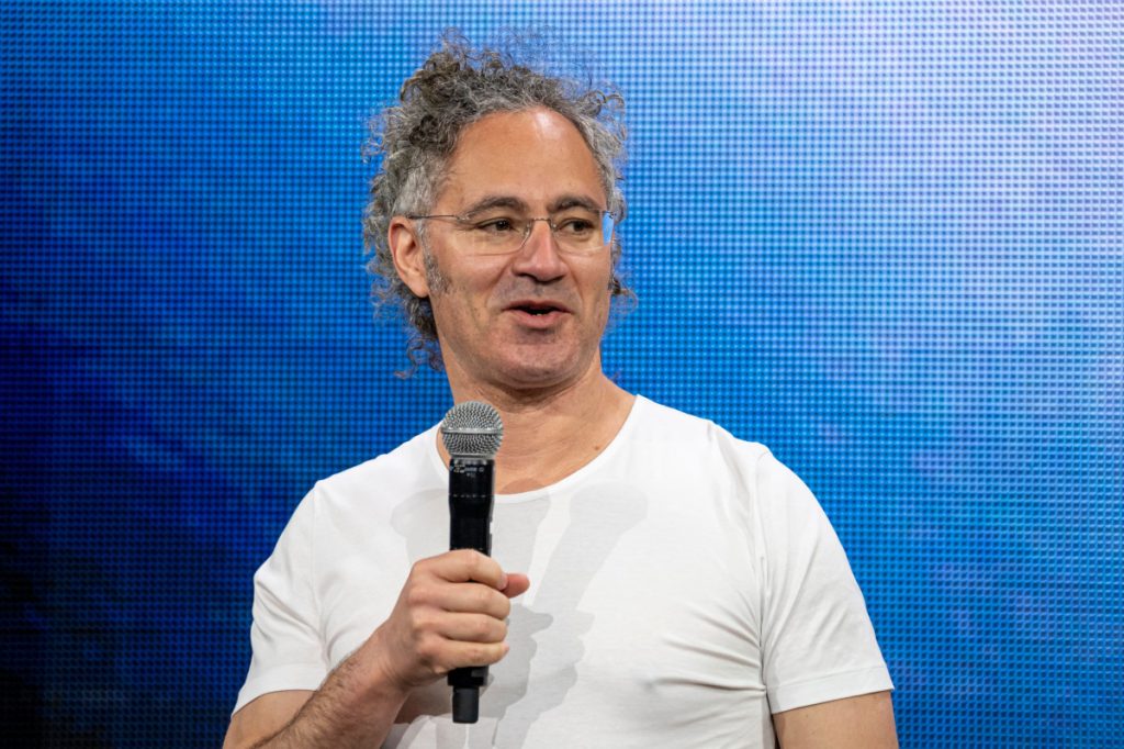 Palantir CEO delivers curt 8-word message to investors