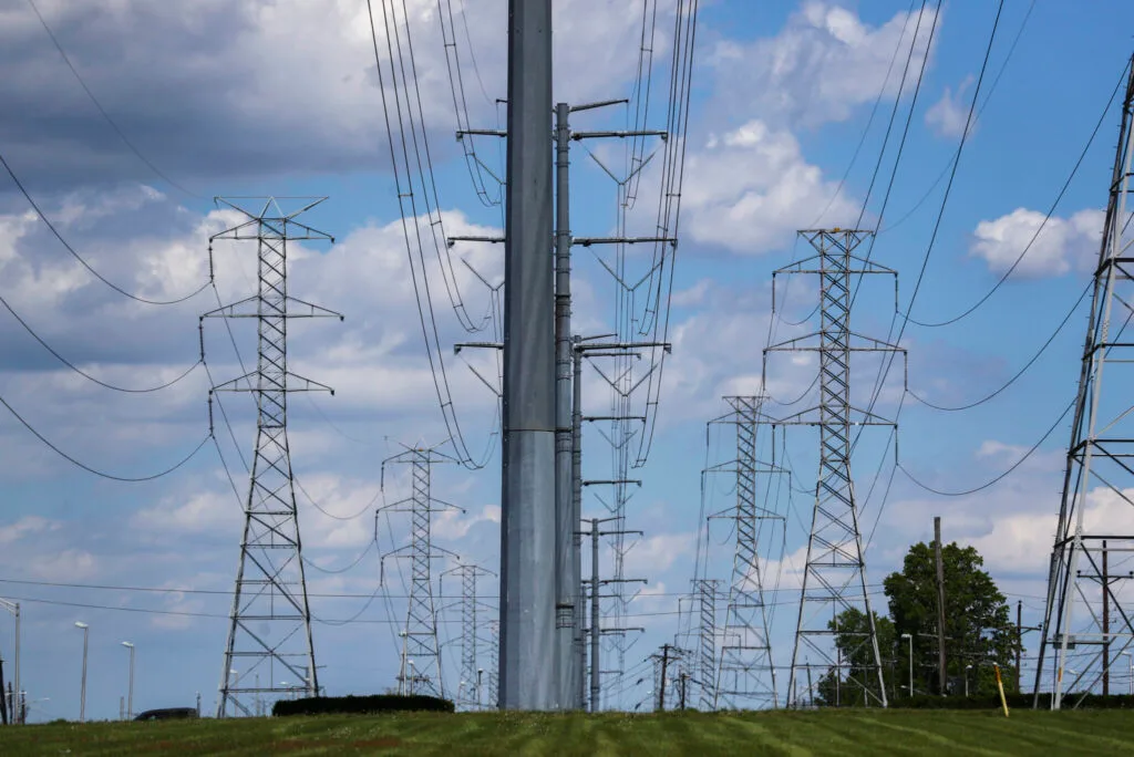 Grid operator PJM agrees to extension of wholesale electricity price cap