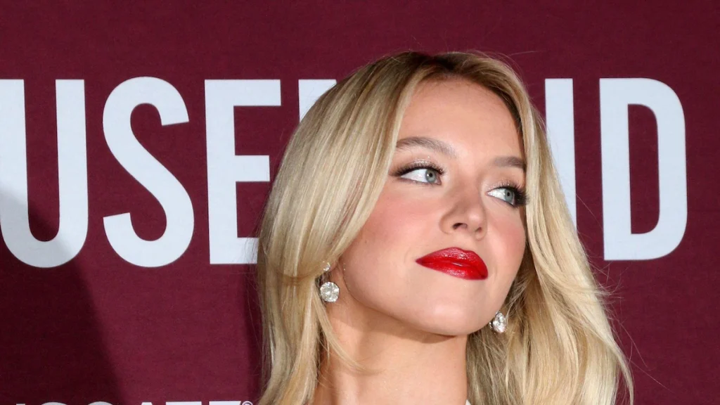 Sydney Sweeney’s “Invisible Makeup”: flawless skin without foundation