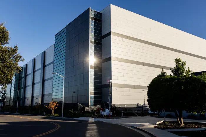 Blue Owl shopped debt for a CoreWeave data center. Lenders weren't sold.