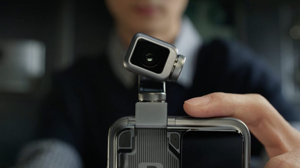 Honor shows off Robot Phone with robotic camera arm and teases humanoid robot