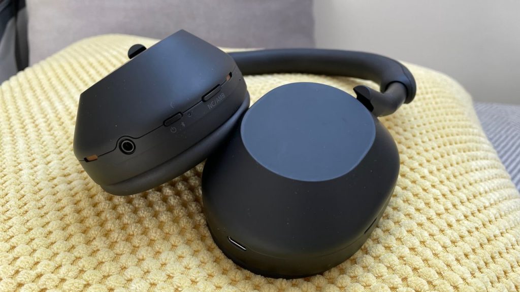 Quick! Save over $120 on five-star Sony WH-1000XM5 headphones