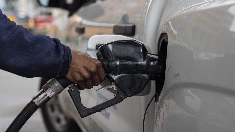 Stock Market Plummets as Oil Prices Soar Past $100 a Barrel