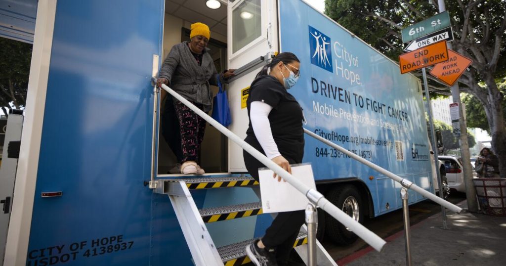 Mobile clinic brings mammograms to Skid Row women