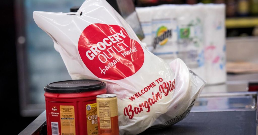 Grocery Outlet launches closing down sales up to 50% after overexpansion
