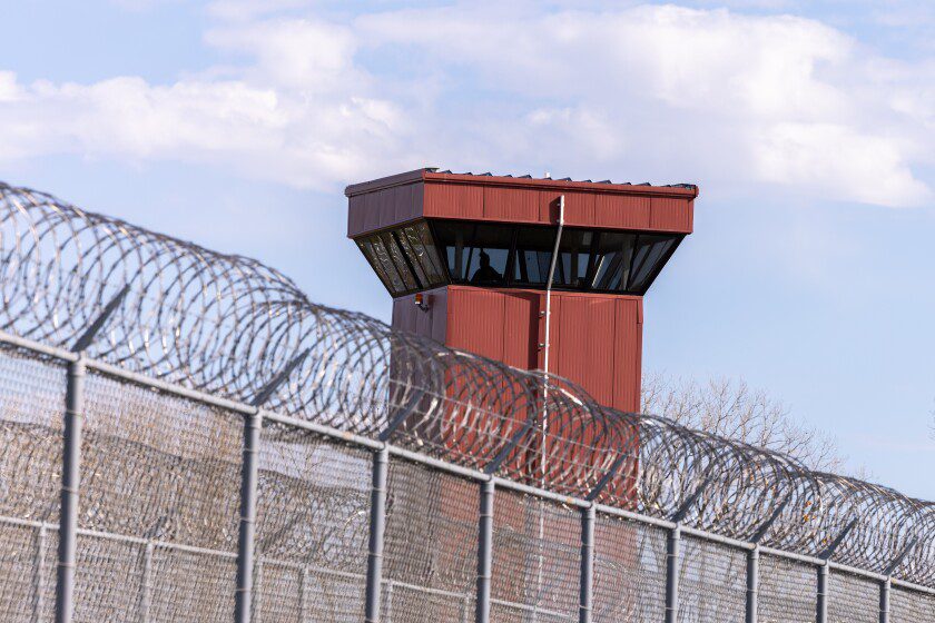 Prison peer support programs: filling health care gaps, report finds