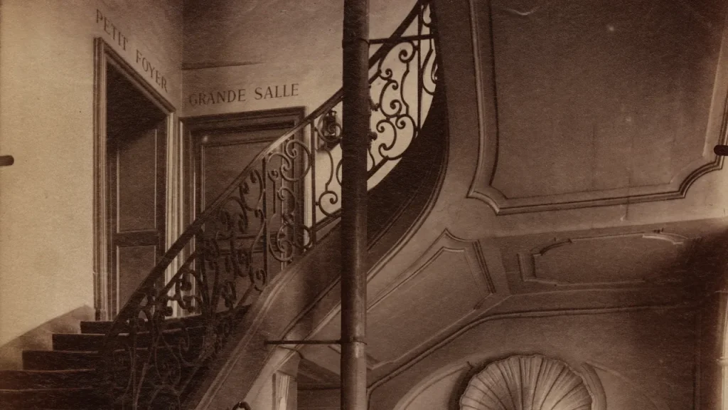Eugène Atget’s Epic Record of Time and Place: Teaching Photography's Specificity