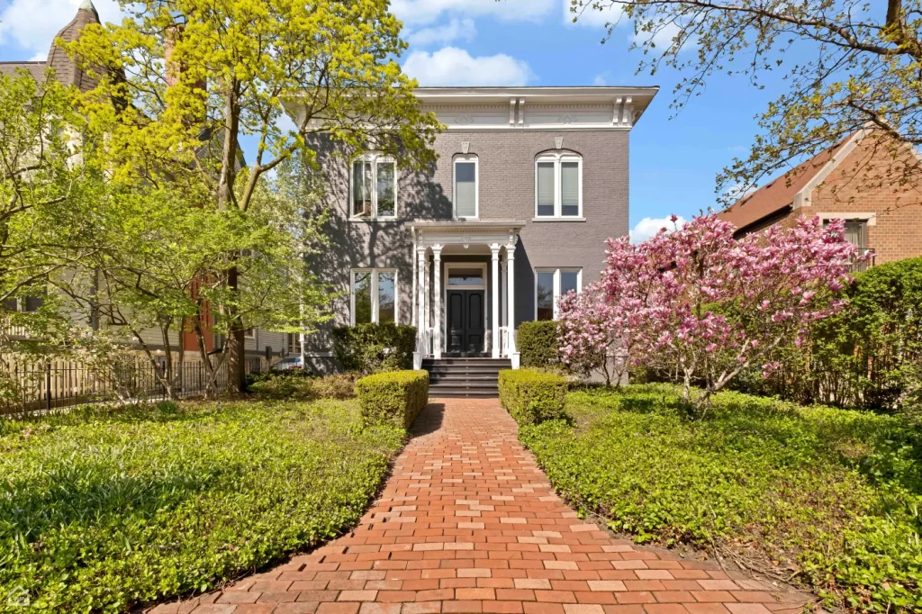 U. of C. finance professor lists Italianate-style, 5-bedroom home in Hyde Park for $3.2M