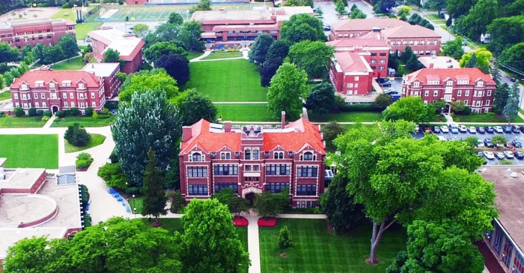 Aurora University named in U.S. News' most beautiful college campuses list