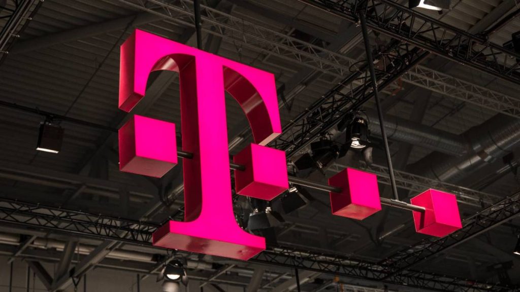 Investor T-Mobile launches bold new offers to win back customers