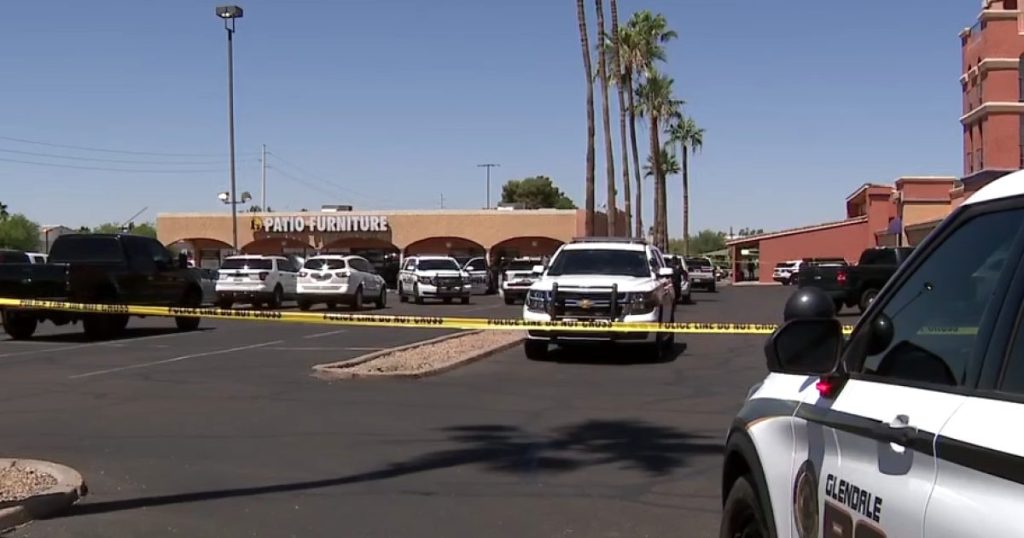 Officers involved in shooting at Glendale shopping center