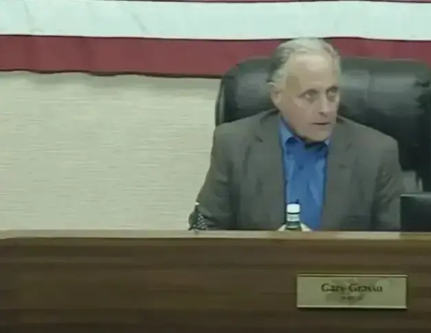 Mayor's Warning After Restaurateur's Gambling Arrest