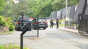 Gun sale gone wrong: Man shot in Atlanta