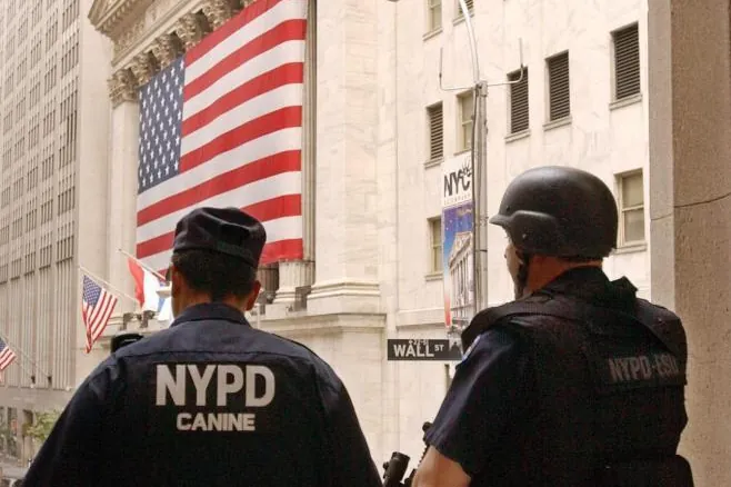NY Detectives Confront 'Lucifer' Wielding Machete in Subway Attack