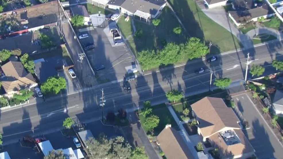 2 Hurt in Manteca Crash