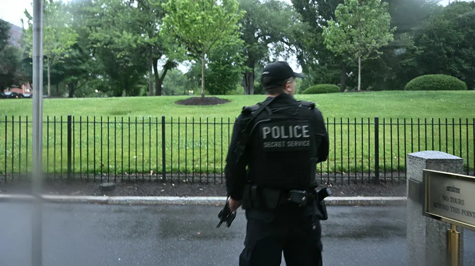 Shots fired near White House; executive mansion on lockdown