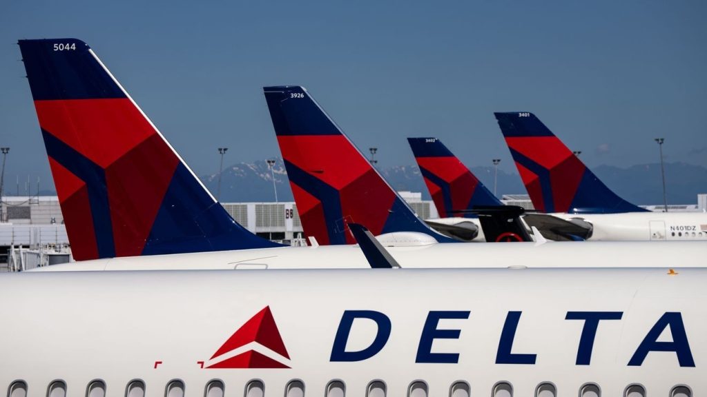 Orlando Airport Mourns Delta Worker; Police Launch Investigation