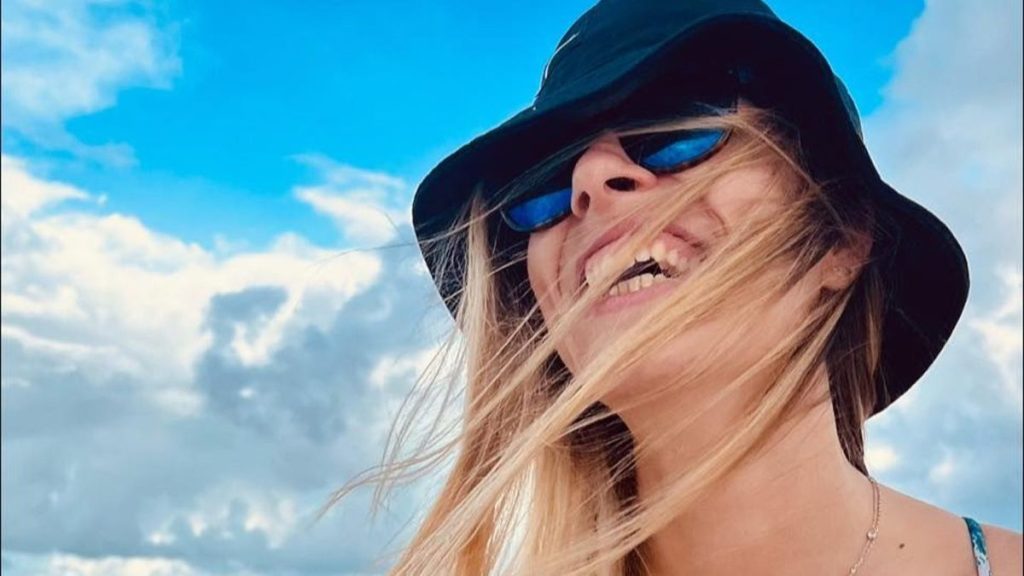 Survivor's Decision to Stay Aboard Saves Her from Maldives Dive Tragedy