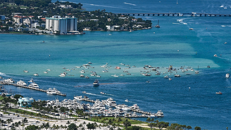 Possible boat explosion at popular Florida tourist spot
