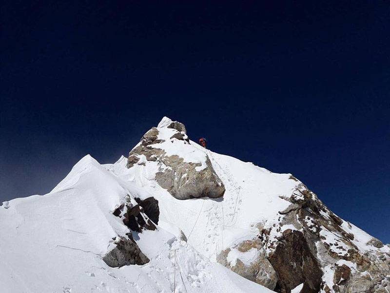 Record Climber Permits Amid Rising Everest and Makalu Fatalities