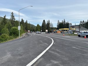 1 killed in 3-car crash near Leavenworth