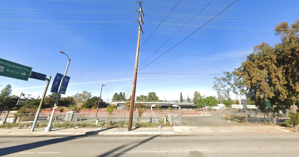Gunman Opens Fire at Universal Studios Park and Ride