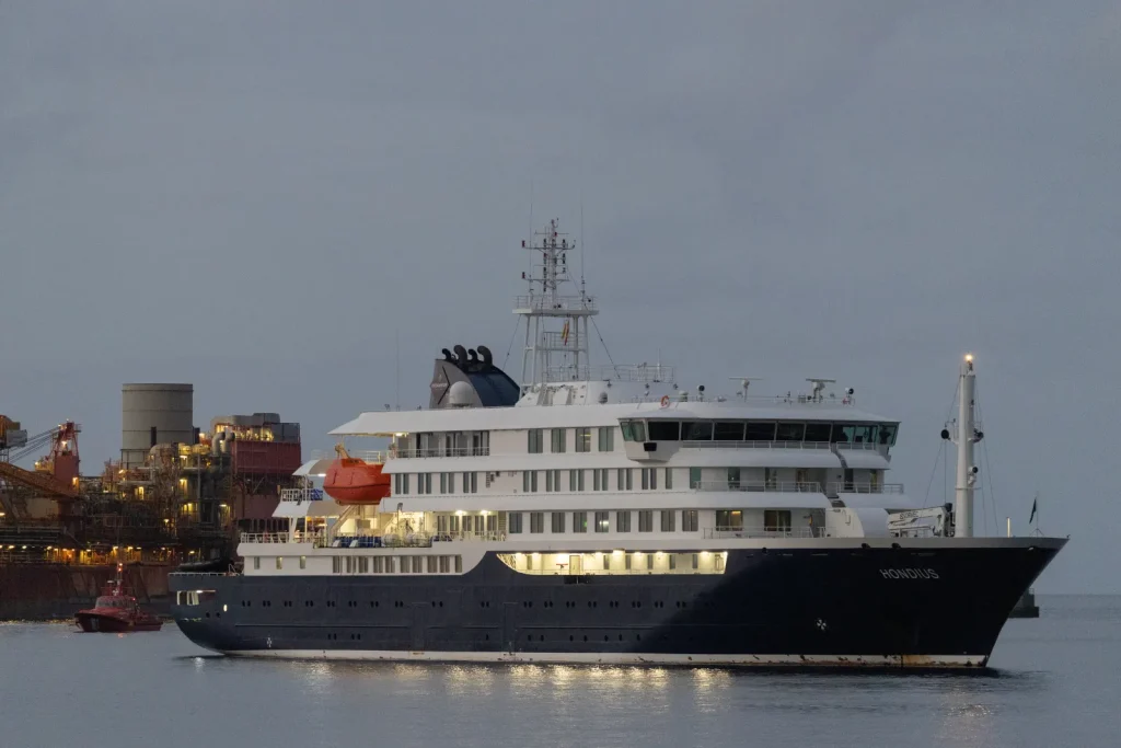 Woman Flees US After Hantavirus Ship Contact