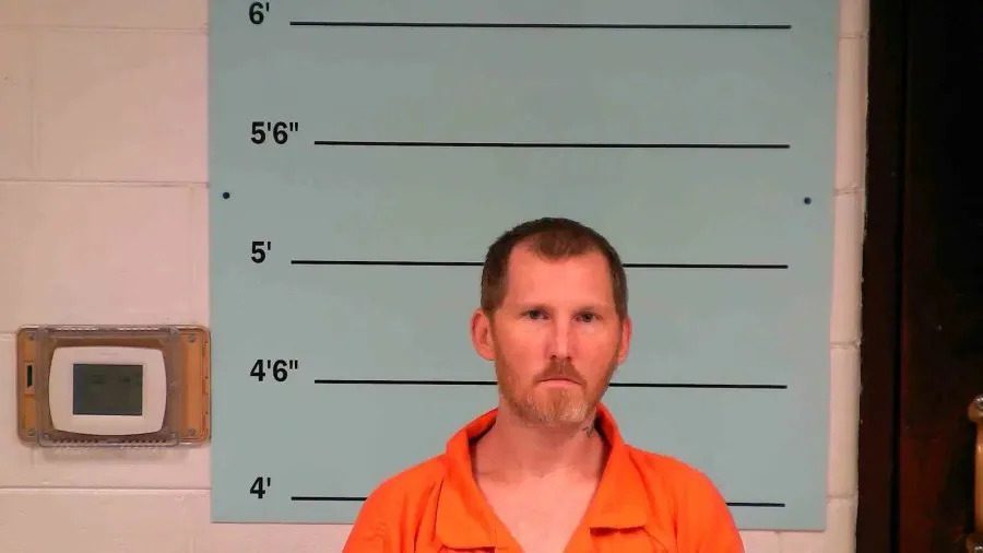 Man Accused of Killing Paris Homeowner in Garage