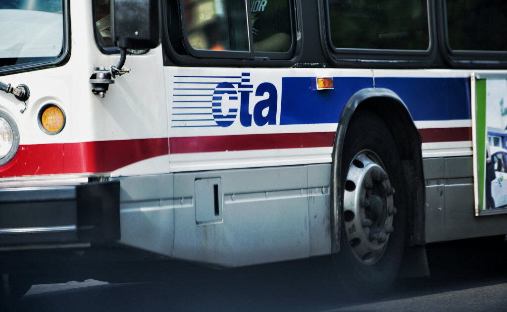 Man kidnaps CTA bus driver at knifepoint