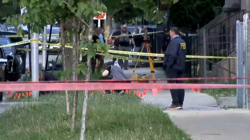 FBI Agent Shooting on Chicago's West Side Leaves 1 Dead