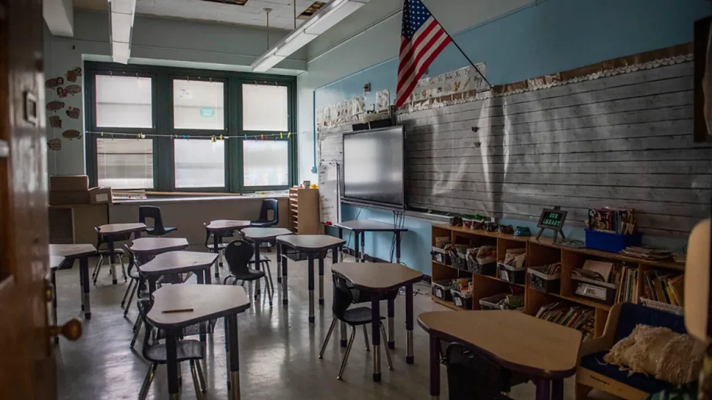 Substitute teacher arrested for grabbing student in Visalia classroom: PD