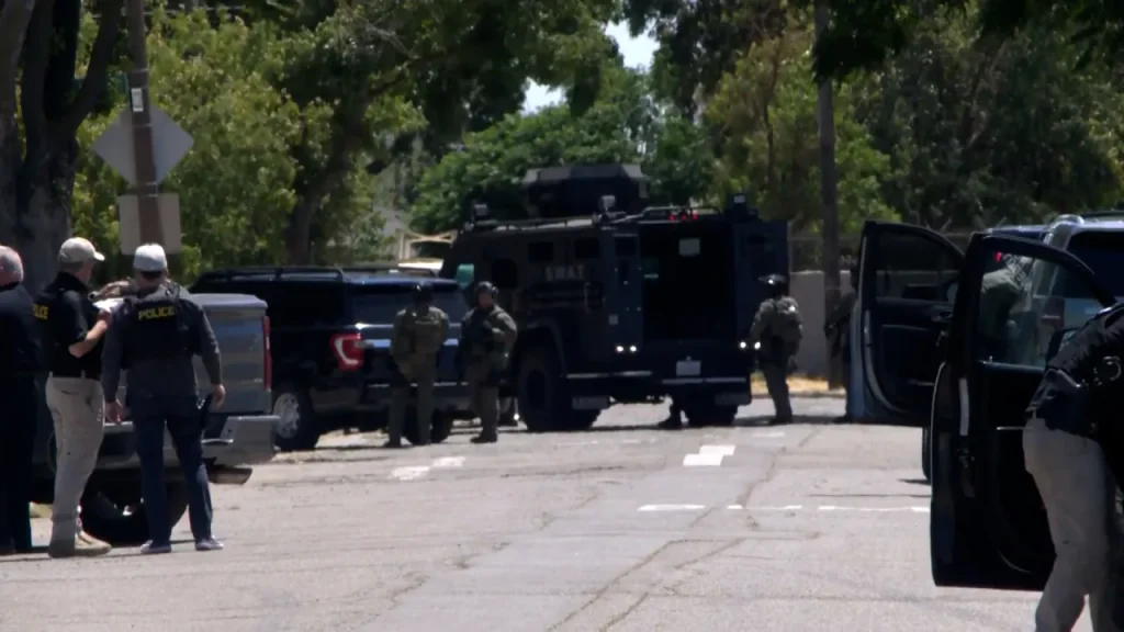 Suspect wanted for shooting Fresno Police officer shot himself, police say