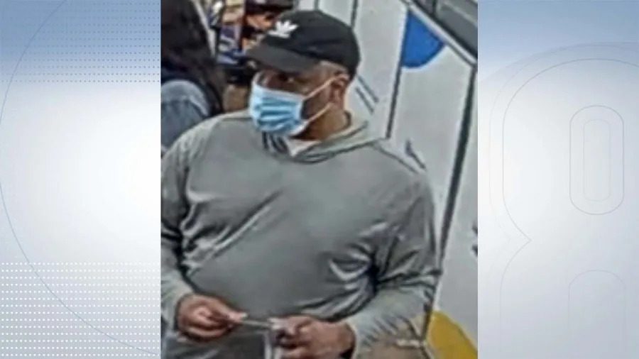 Police Release Photos of Car Burglary Suspect