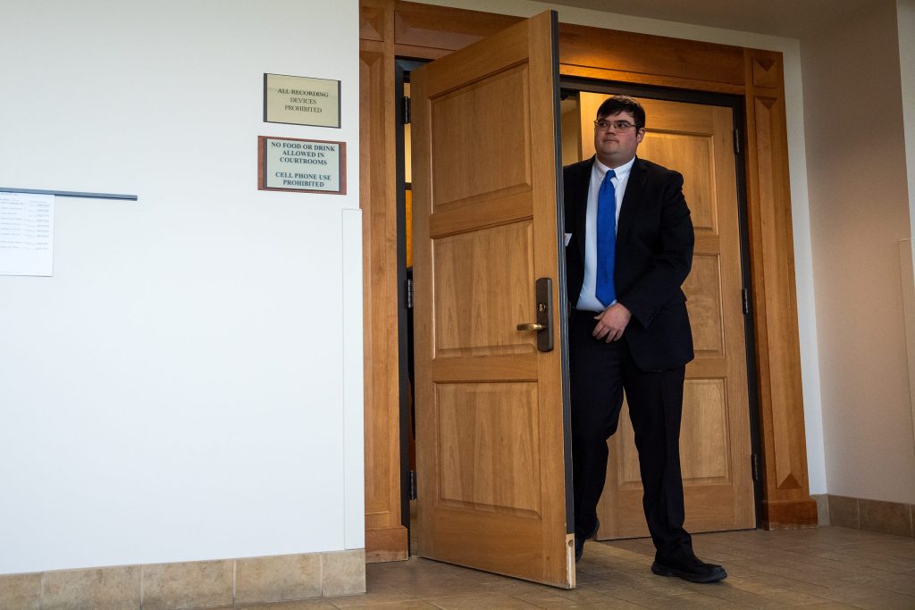 Ex-chair in child prostitution sting case