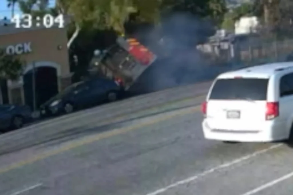 Wild video captures fire truck crashing into Sunland building